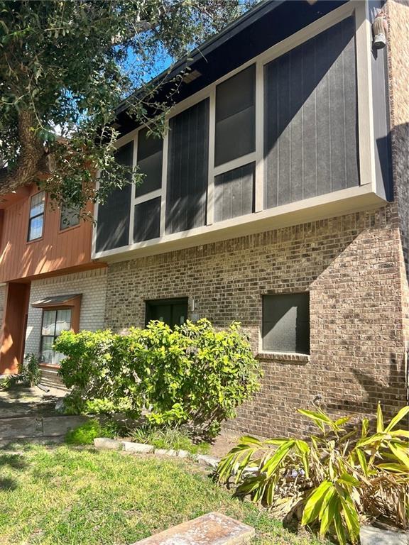 Primary Photo - 1118 Redbud Ave