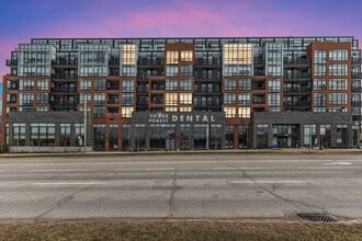 Building Photo - 681 Yonge St