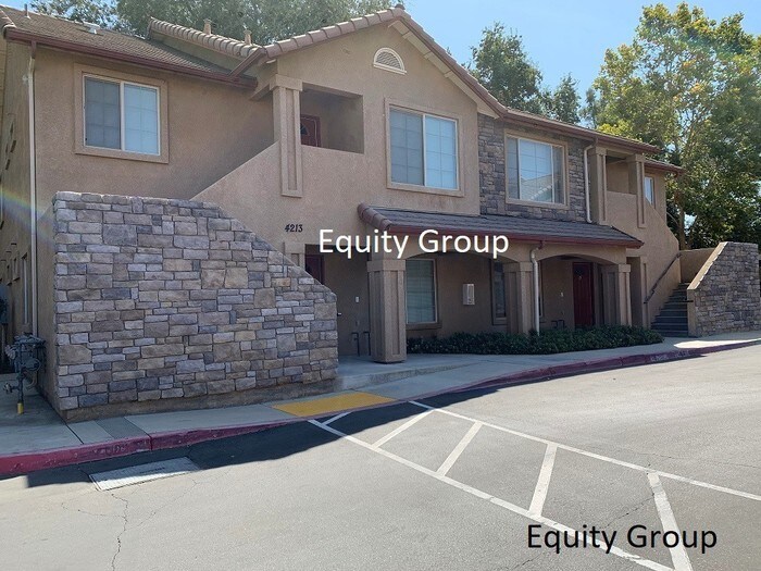 Primary Photo - 4213 W Walnut Ave