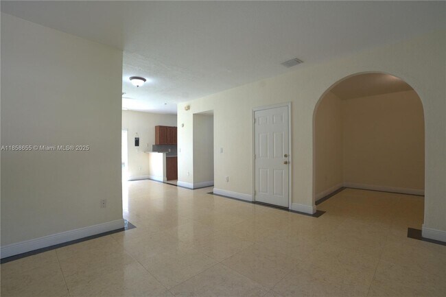 Foto del edificio - 4100 NE 25th St