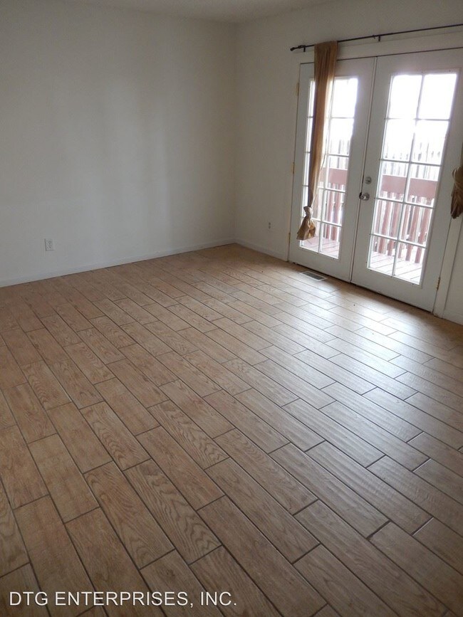 Building Photo - 2 br, 1.5 bath House - 1270 Cree Drive