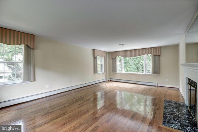 Foto del edificio - 929 Woburn Ct