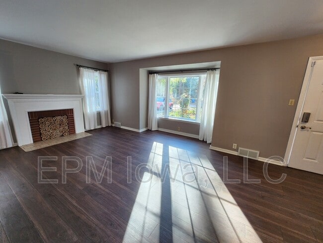 Building Photo - 137 Pauline Pl