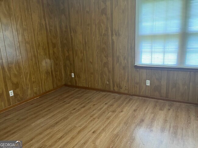 Building Photo - 227 Bulloch St