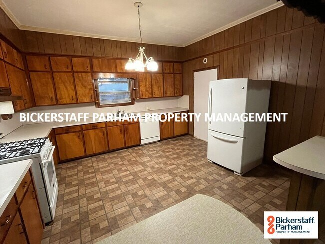 Building Photo - Discover the charm, comfort, and serenity of this beautiful Bibb City home