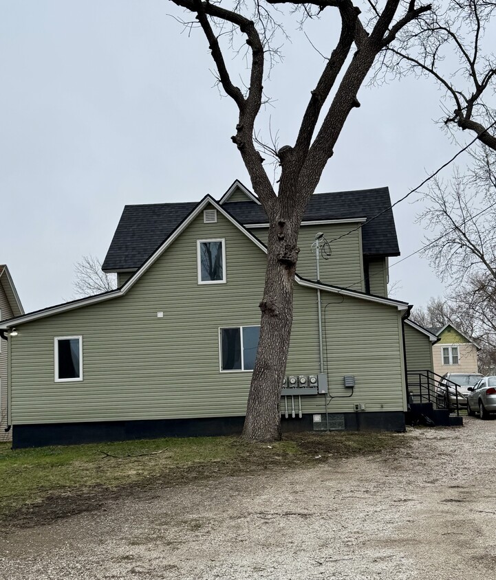 Building Photo - 1517 4th Ave S