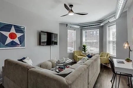 Foto del edificio - 1606 W Waveland Ave