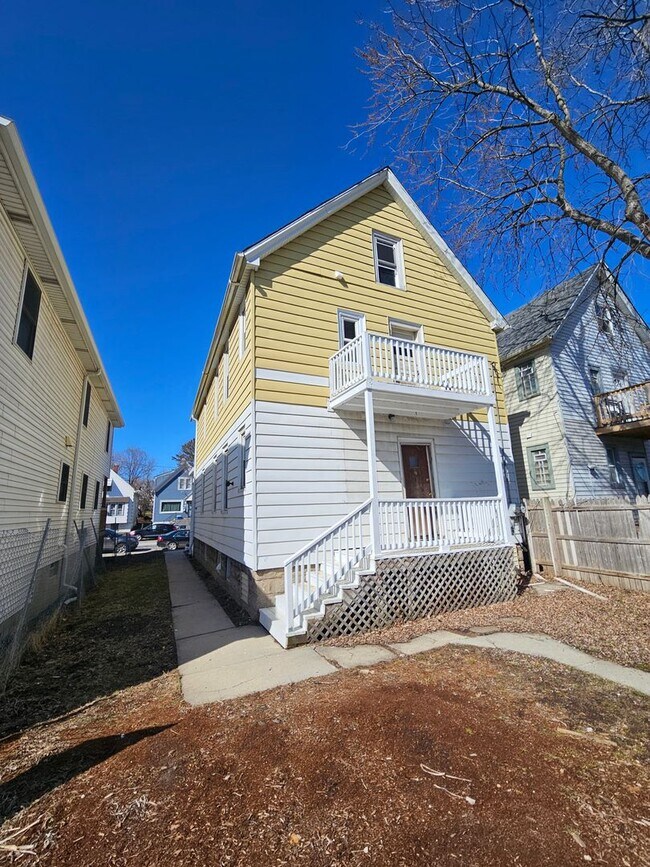 Building Photo - BNH- 2482