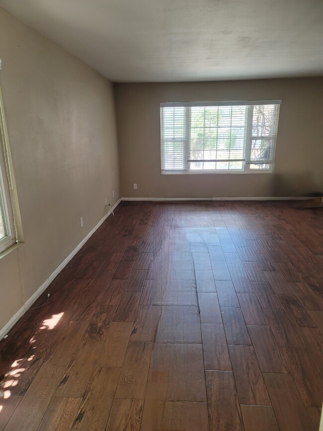 Building Photo - 11300 Amigo Ave