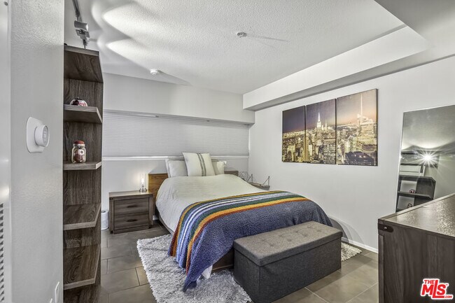 Foto del edificio - 7320 Hawthorn Ave
