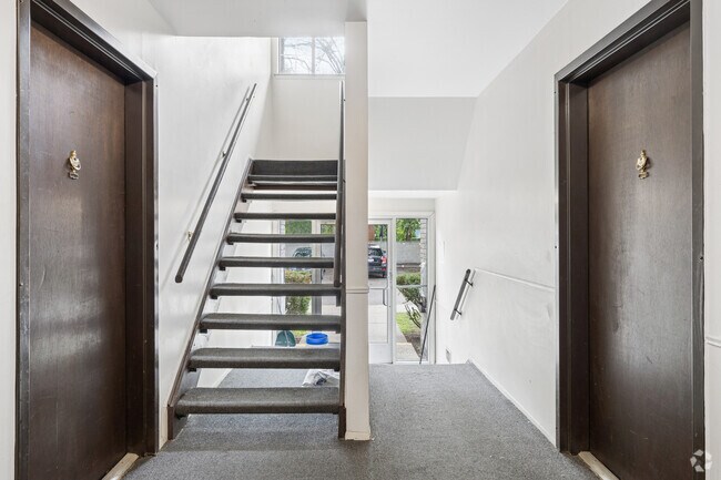 Pasillo - Redford Manor Apartments
