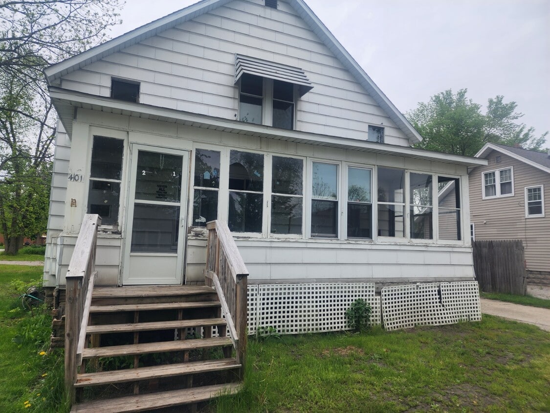 Foto principal - 401 E Hines St