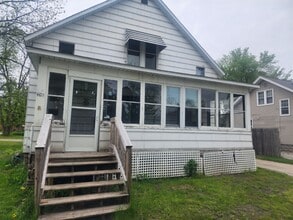 Building Photo - 401 E Hines St