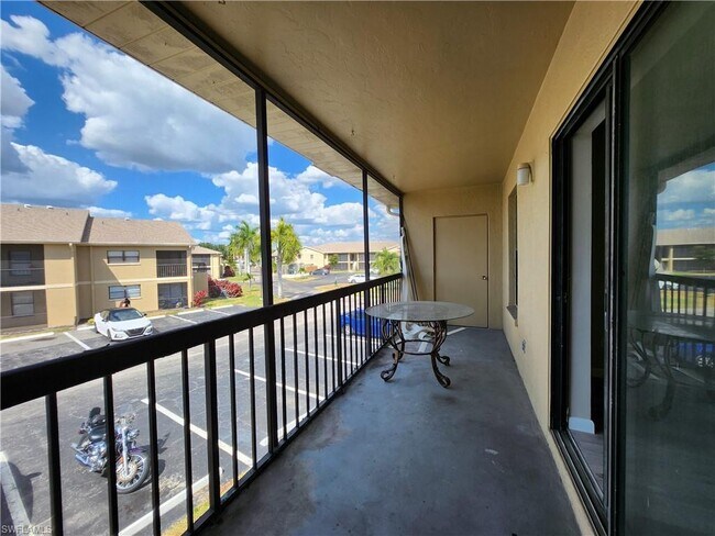 Building Photo - 5327 Summerlin Rd
