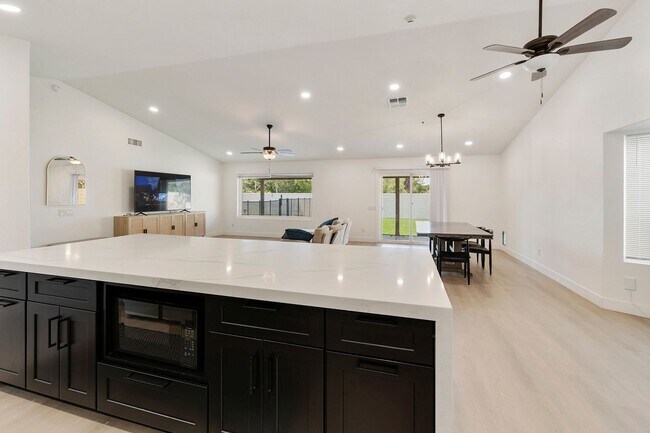 Building Photo - Charming 3BR House in Gilbert