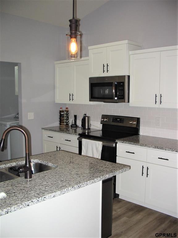 Foto del edificio - 3031 Lakeside Dr