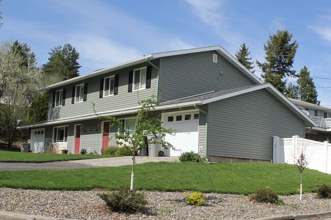 Building Photo - 1420 NW Deane St