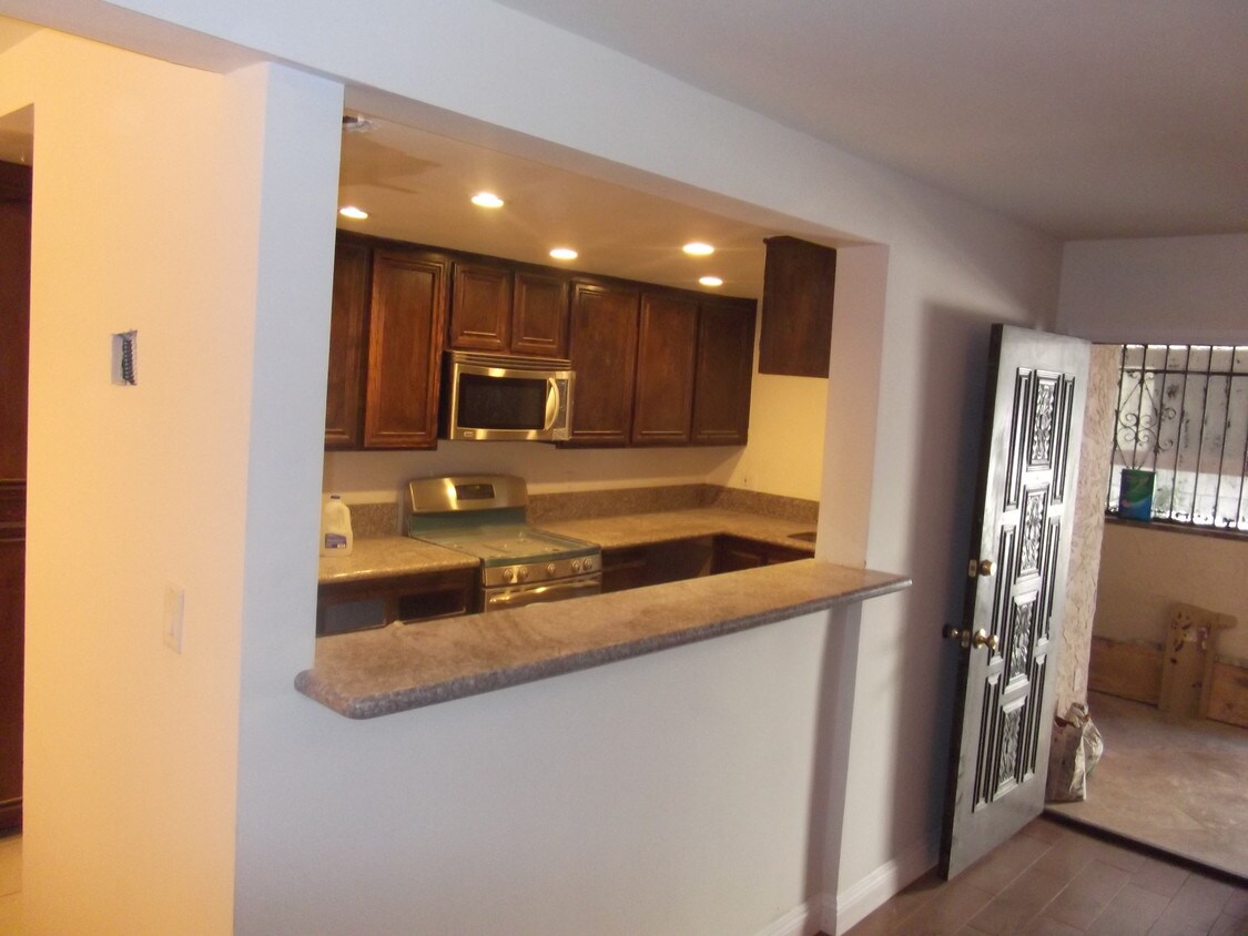 Primary Photo - 1239 Rosecrans Ave
