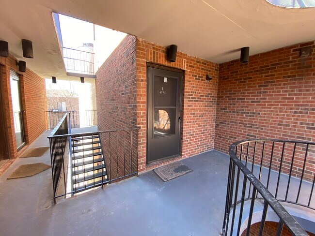 Foto del edificio - 429 W Grant Pl