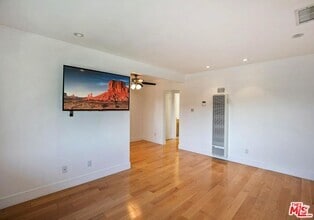 Building Photo - 119 Paloma Ave