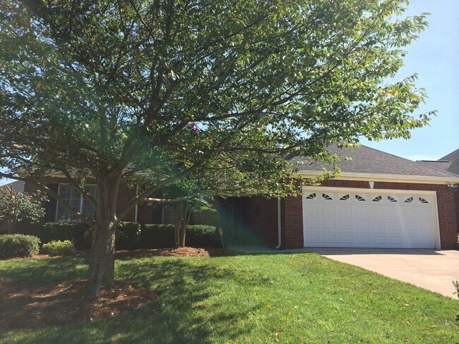 Photo - AVAILABLE TO SHOW!!! House