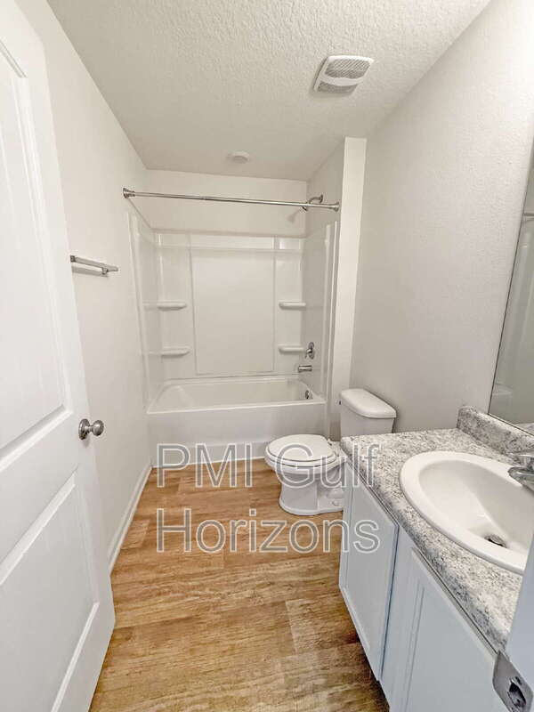 Foto del edificio - 7469 Steeplechase Blvd