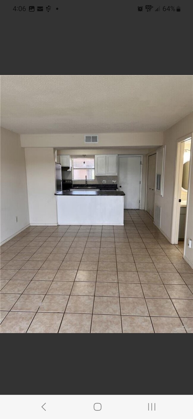 Building Photo - 3510 Country Club Dr
