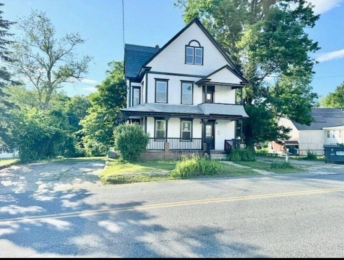 Primary Photo - 15 Stafford St