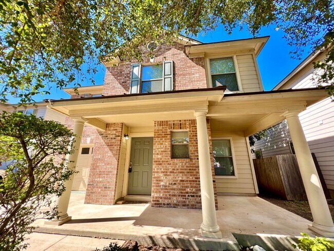 Foto del edificio - *MOVE IN SPECIAL* Charming 3-Bedroom Home ...