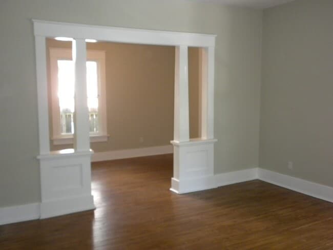 Building Photo - 3 bed/2 bath house - GRAD STUDENTS/PROFESS...