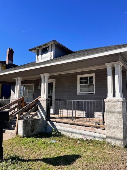 Building Photo - 1621 12th St