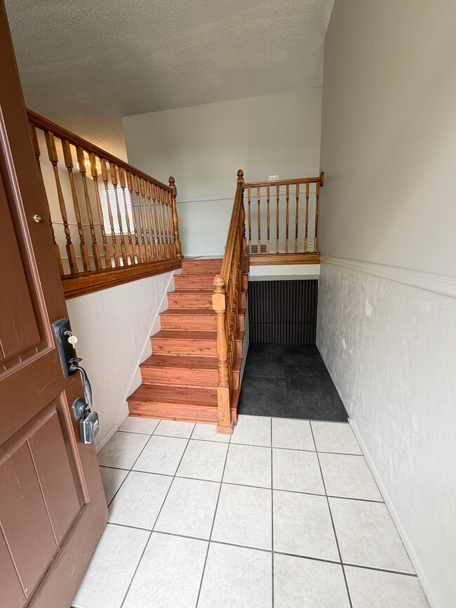 Entryway Front door - 465 E 6770 S
