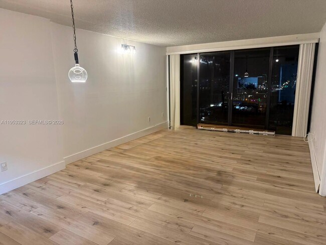 Foto del edificio - 1470 NE 123rd St
