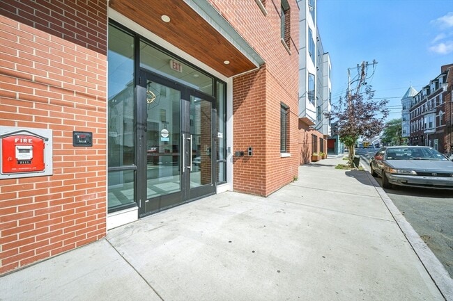 Building Photo - 25 2nd St