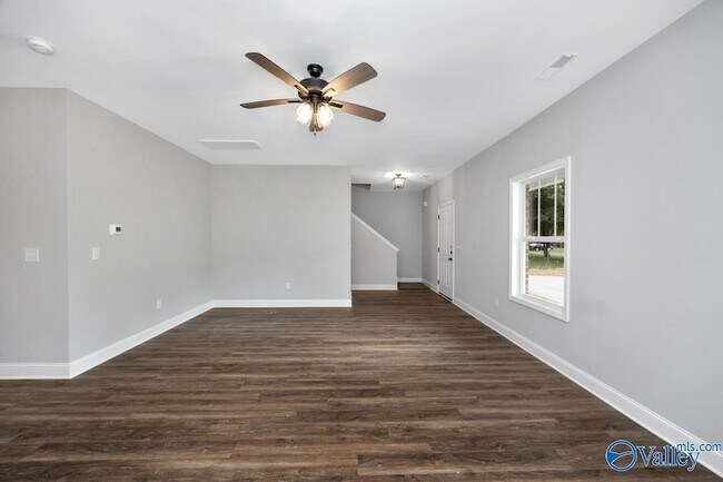 Foto del edificio - 1713 Golf Club Ln NW