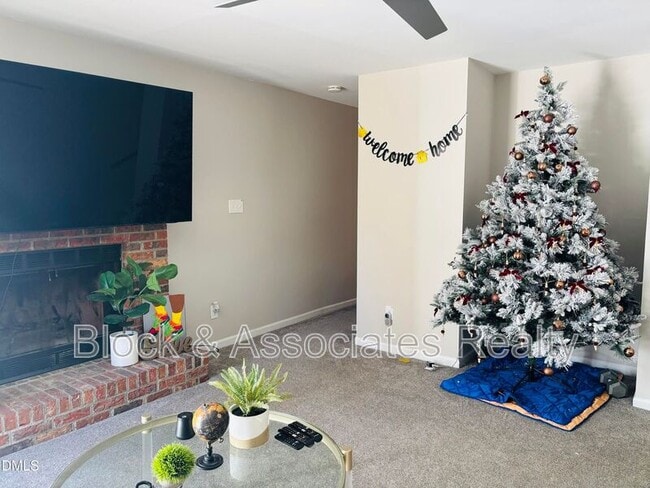 Foto del edificio - 2922 Glenridge Dr