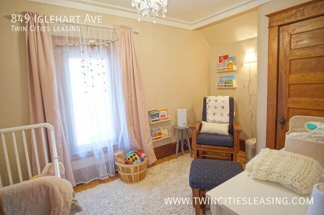 Foto del edificio - 849 Iglehart Ave, St Paul, MN 55104