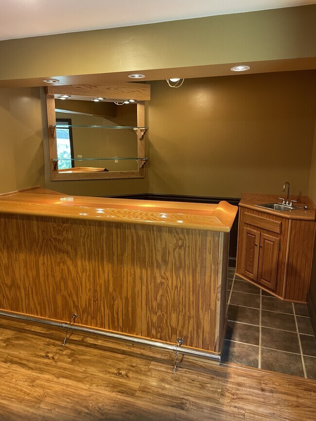 Foto del edificio - 725 Masons Beach Rd