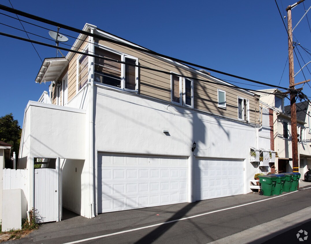 Building Photo - 225 Cypress Dr