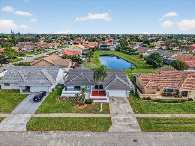 Foto del edificio - 6043 Sunberry Cir