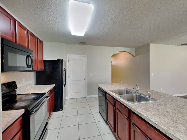 Building Photo - 4140 Sophia Blvd