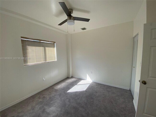 Foto del edificio - 928 SW 3rd St