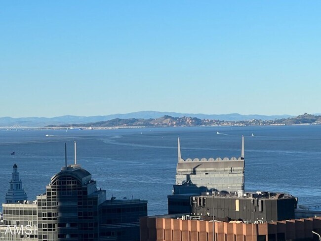Foto del edificio - 2 br, 2 bath House - 201 Folsom St #33C