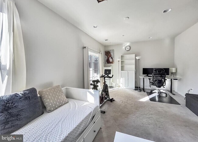 Building Photo - 13266 Dowdens Ridge Dr