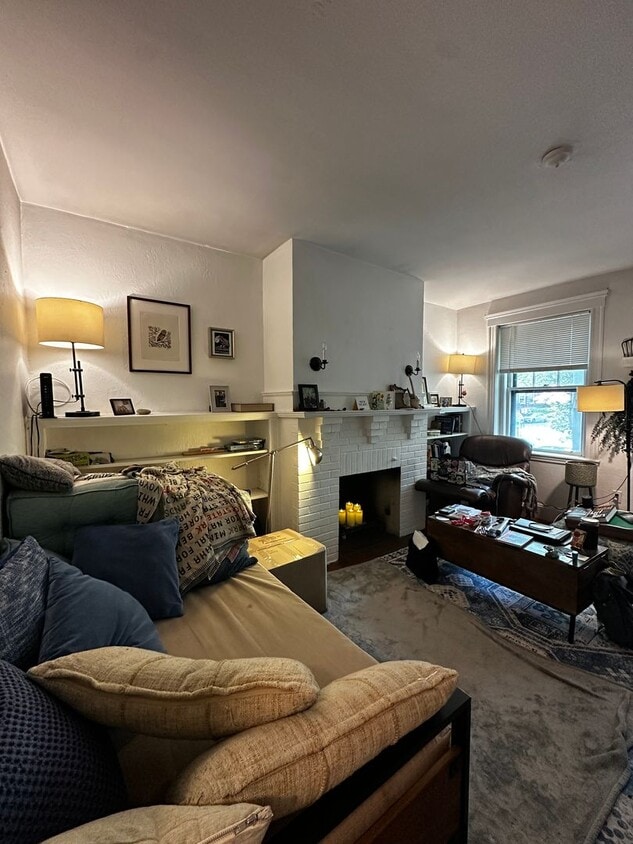 Primary Photo - Charming 1-Bedroom Apartment Near Harvard ...