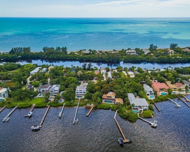 Building Photo - 8302 Midnight Pass Rd