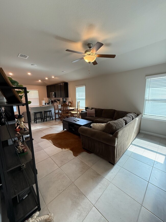 Building Photo - 700 Sungrove Trl