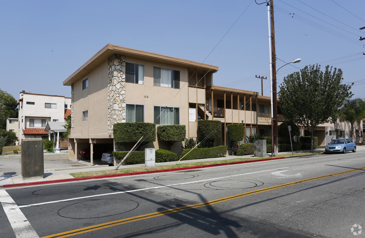 Primary Photo - 401 W Wilson Ave