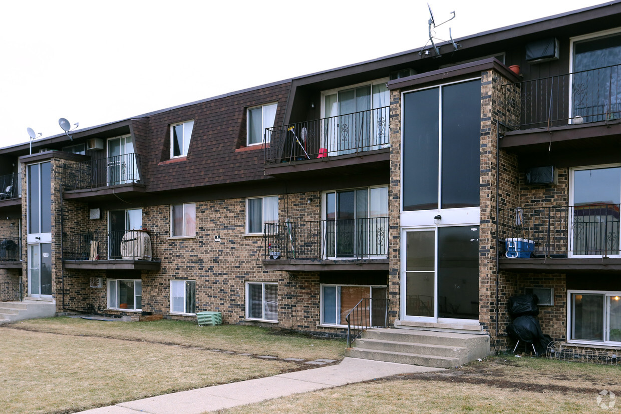 Building Photo - 2480 Leslie Ln