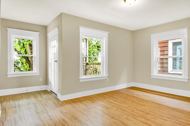 Building Photo - 2216 N 5th St